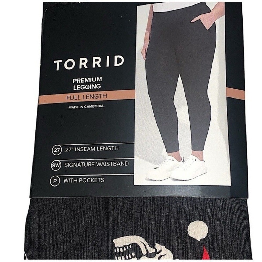TORRID Skulls in Santa Hats, Signature Waist w/Pockets Leggings NWT Size 1X - Picture 6 of 9